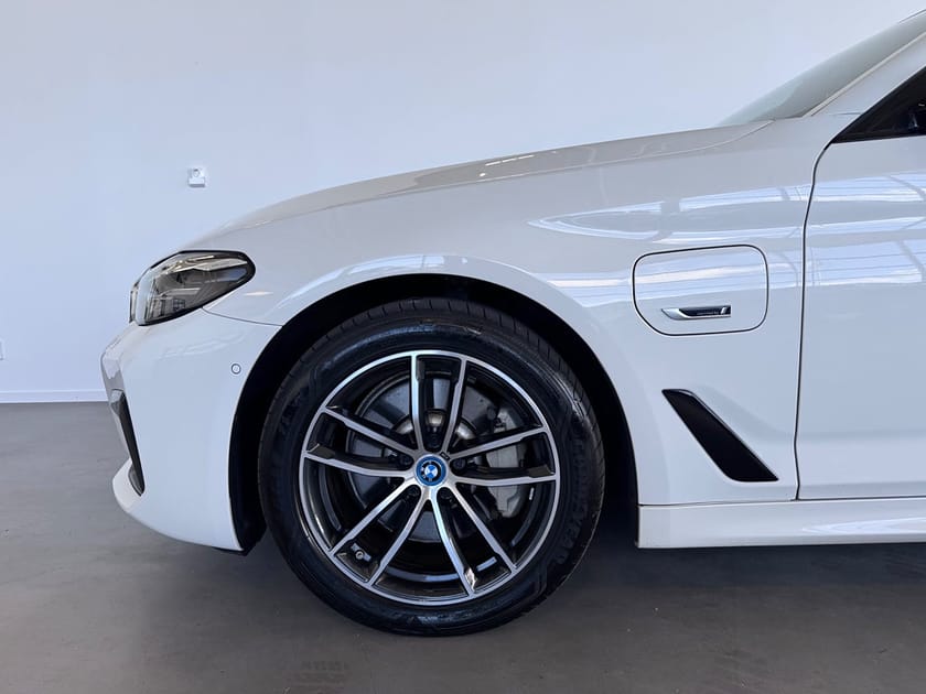 Bild 5 av BMW 530e xDrive Touring Steptronic M Sport | Dragkrok | Kamera