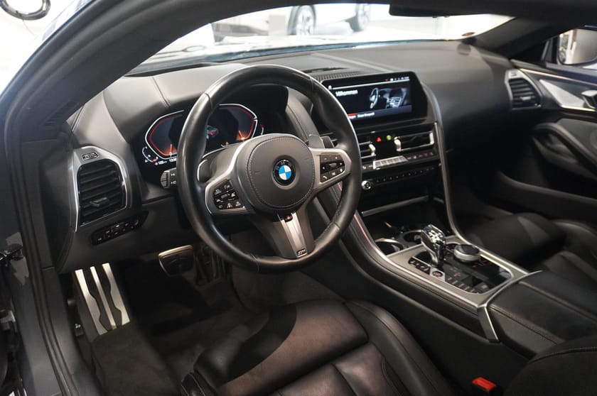 Bild 2 av BMW 840i xDrive Coupé Coupe 333hk B W Softclose DAP Kolfiber Ventilation Värmare Laserljus