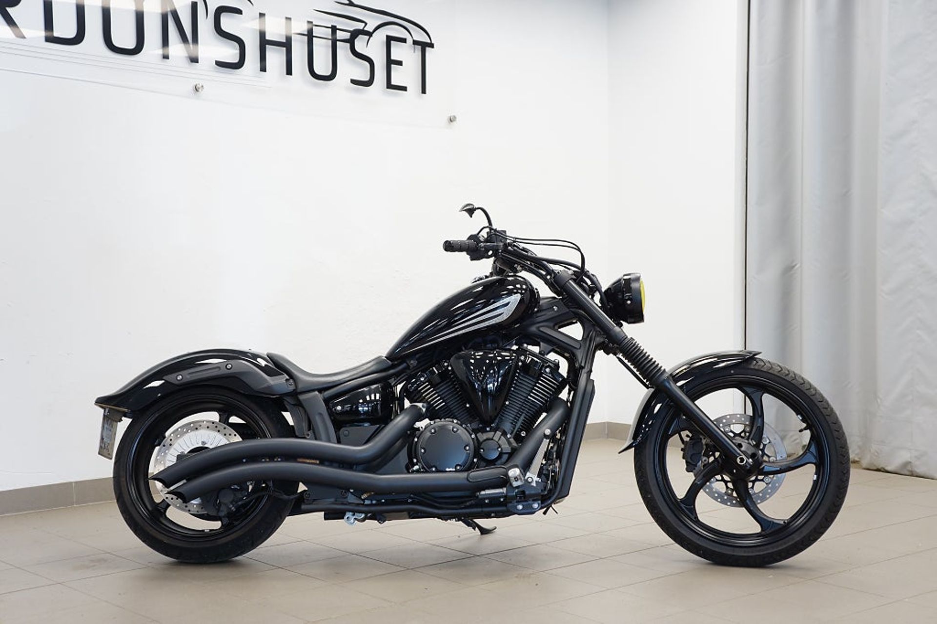 Yamaha XVS XVS1300CU 2015, bild 2/10