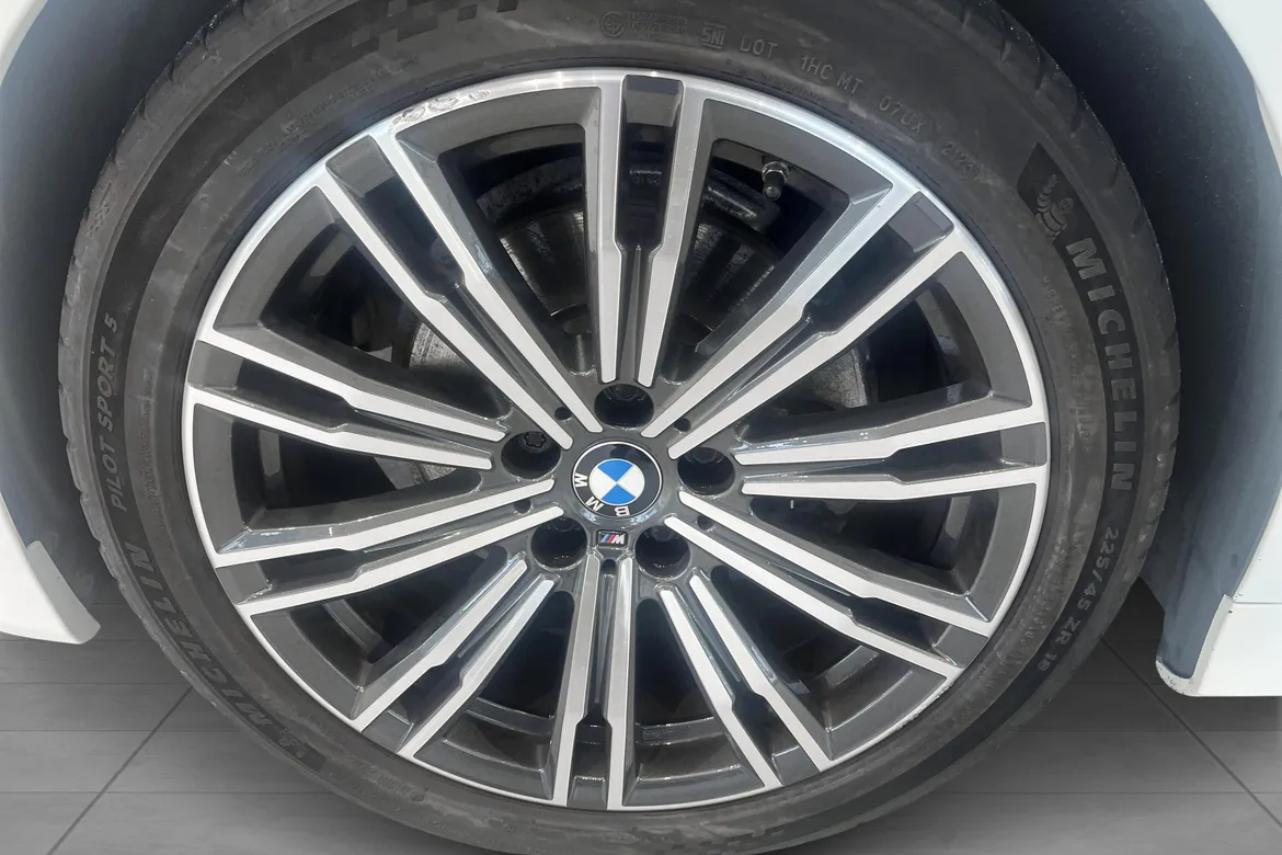picture of a car