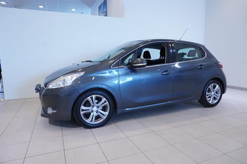 Bild 3 av Peugeot 208 1,2 VTi 82hk 5-D Allure Ledramp Motorv. Vinterhjul