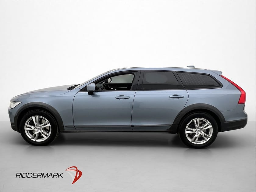 Bild 4 av Volvo V90 Cross Country Momentum VOC Rattvärm Halvskinn Drag