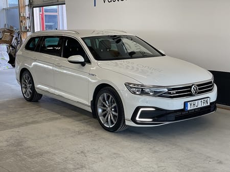 Volkswagen Passat Sportscombi GTE SC Matrix Drag Gps Backkamera Värmare