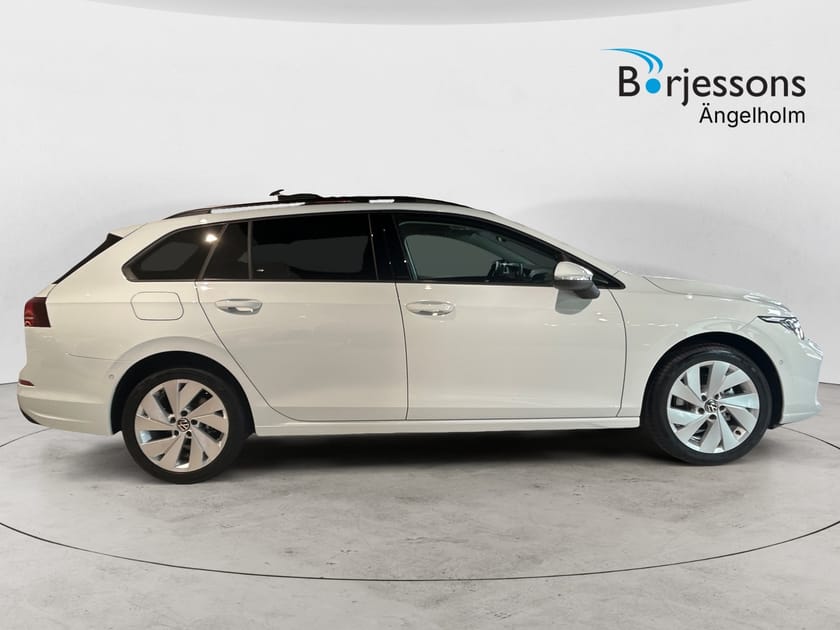 Bild 2 av Volkswagen Golf Sportscombi Life 1,5 eTSI 150hk - Lagerbil!