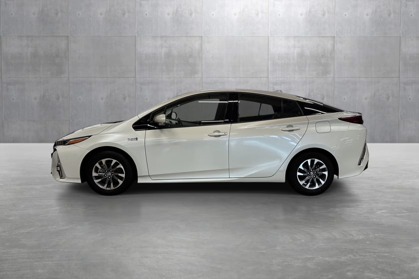 Bilde 2 av Toyota Prius Plug-in Hybrid 1.8 Bensin PHEV Automatgir Executive Skinnseter