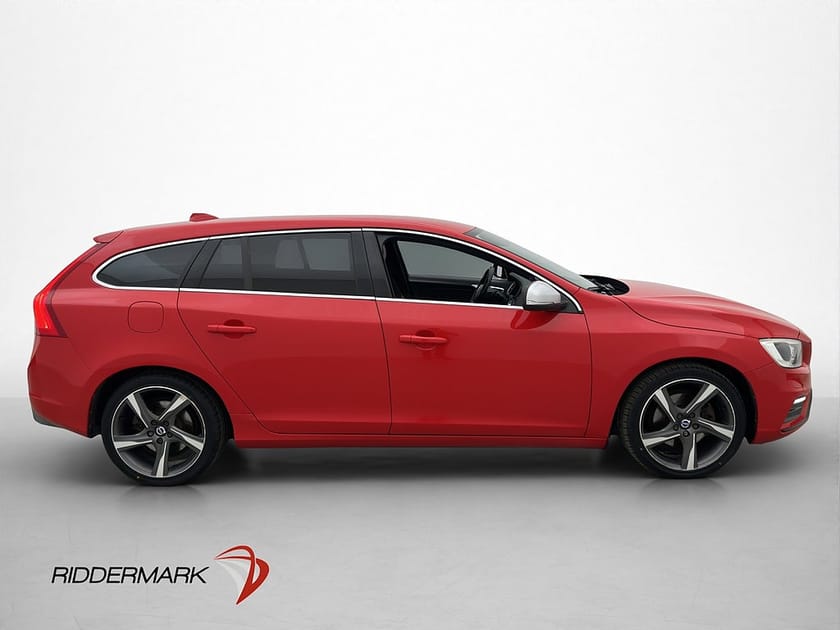 Bild 4 av Volvo V60 D4 R-Design H/K Drag Halvskinn Värmare Kamrem-Bytt