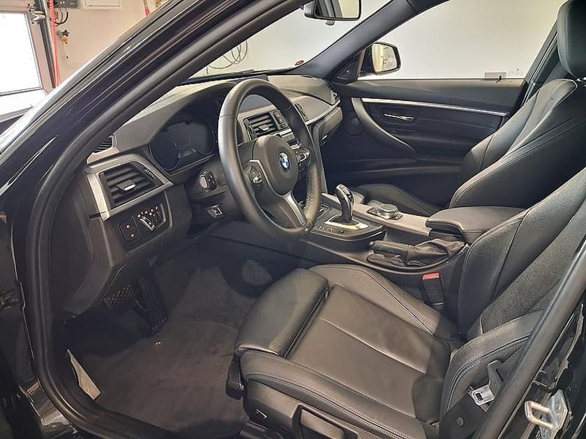 Bild 2 av BMW 320i xDrive Sedan 320 M-SPORT 184HK 4x4 Läder