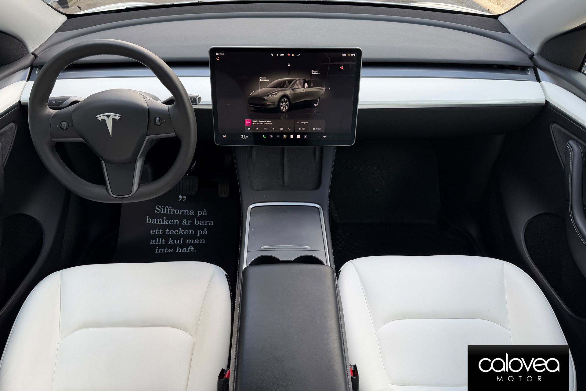 Tesla Model Y Standard Range RWD 2023, photo 5/10