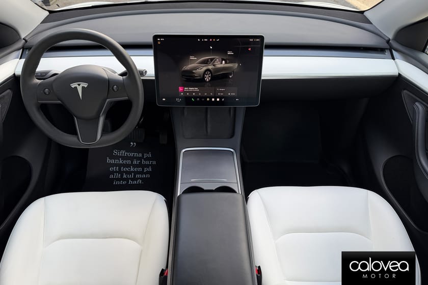 Bild 5 av Tesla Model Y Standard Range RWD 299 hk Automat - Drag, Ljust helskinn