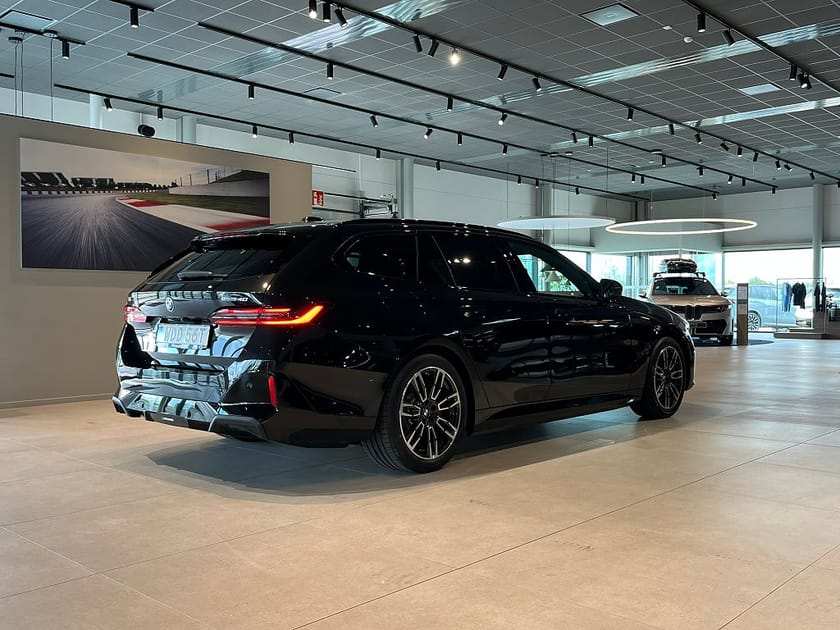 Bild 4 av BMW i5 eDrive40 Touring M Sport Pro D/A Plus H/K Drag