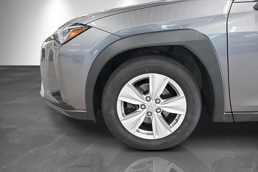 Bild 2 av Lexus UX 250h 184hk CVT Comfort Teknikpaket Adaptiv CarPlay B-kam
