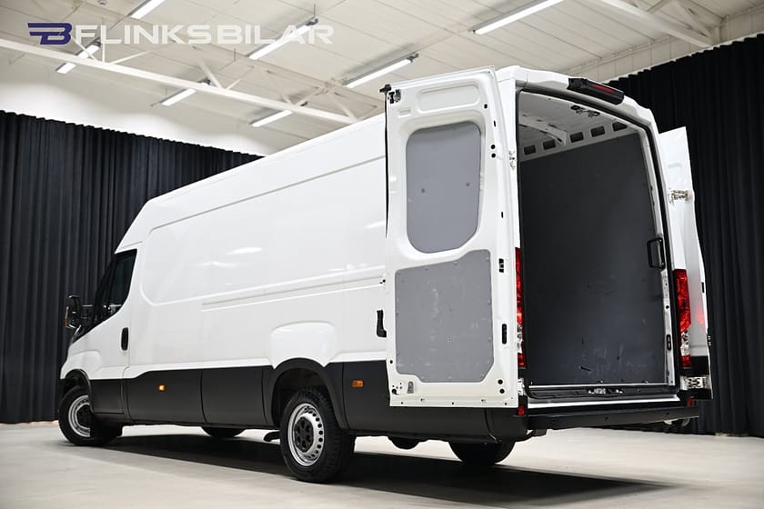 Bild 5 av Iveco Daily 35-140 Van 136HK XXL-Skåp Automat|Webasto|3.5ton-drag|Lågmil|Moms