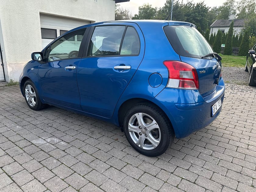 Bild 4 av Toyota Yaris 5-dörrar 1.33 Dual VVT-i Euro 4/Ny besiktigad/SOV Hjul