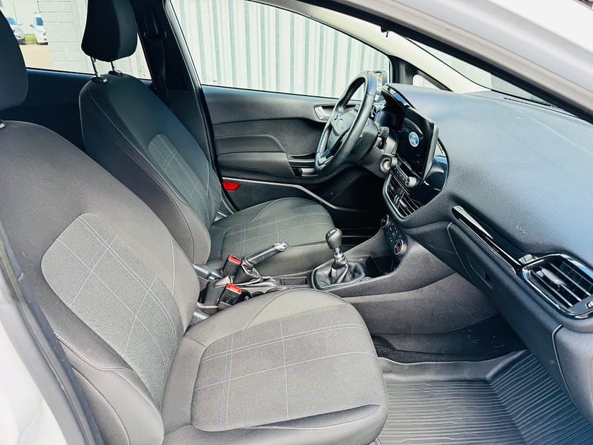 Bild 5 av Ford Fiesta 1.0 100HK ECOBOOST 5-D TREND / CARPLAY / 5600Mil