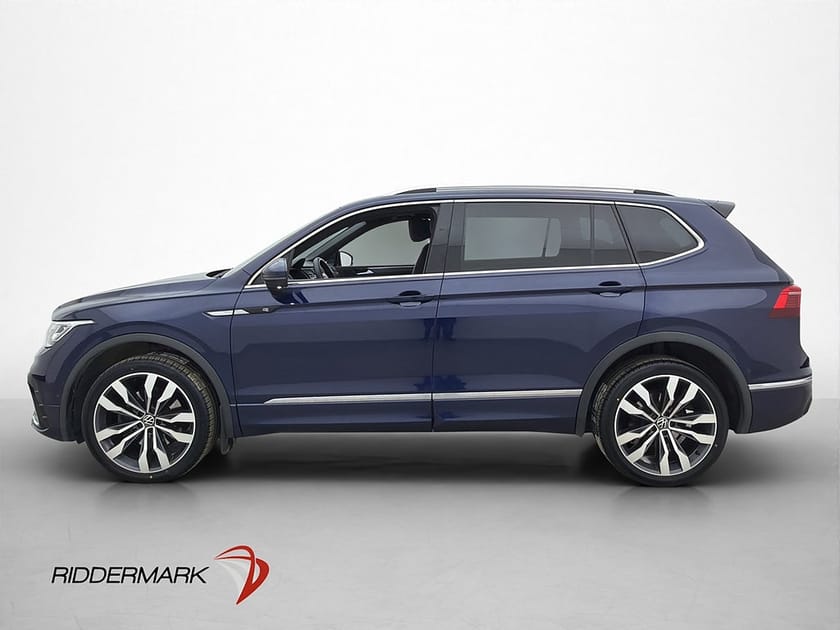 Bild 4 av Volkswagen Tiguan Allspace 7-sätes 2.0 TDI 4M R-Line 7-Sits Cockpit