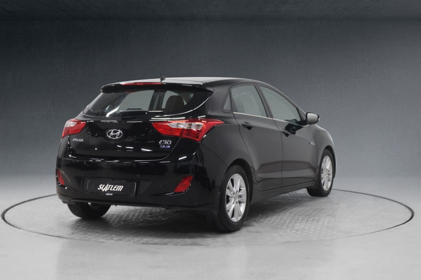 Bilde 5 av Hyundai i30 5-dørs 1,6 CRDi 110hk|RATTVARME/CRUISE/P.SENSOR/NAVI
