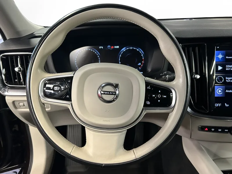 Bild 10 av 15 – Volvo V60 B4 Bensin Momentum Advanced Edition