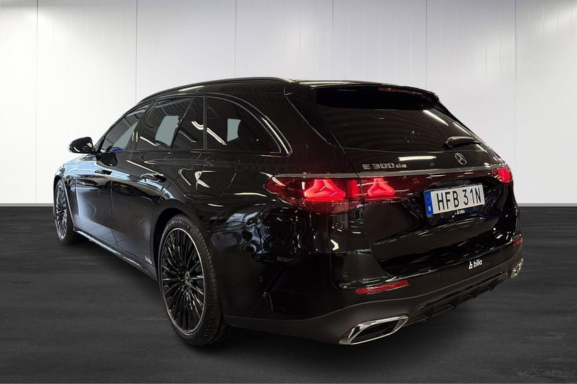 Bild 4 av Mercedes-Benz E 300 de 4MATIC T Moms/AMG/Panorama/Burmester