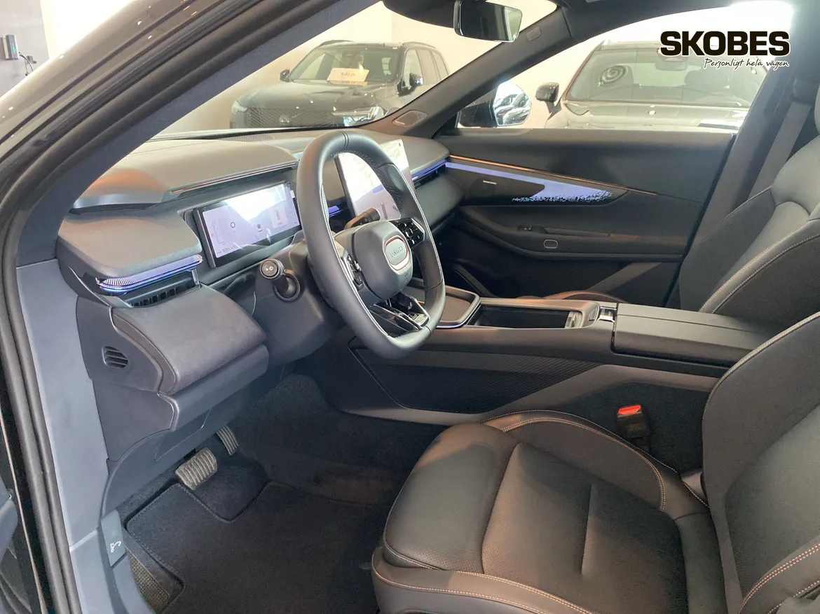 Lynk & Co 08 PHEV