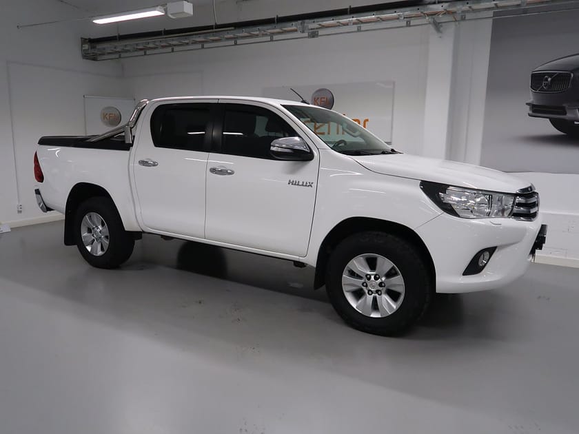 Bild 4 av Toyota Hilux Dubbelhytt 2.4 AWD V-Däck ingår Värmare-Drag-Kamera-Fla