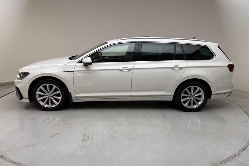 Bild 2 av Volkswagen Passat Sportscombi GTE 1.4 (218hk) GPS Panorama