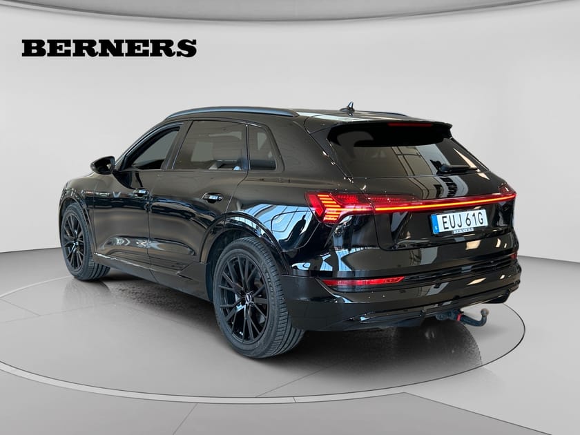 Bild 3 av Audi e-tron 55 quattro S-Line Svart Optik/Drag/Elstolar