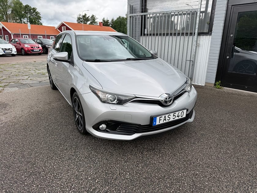 Bild 1 av Toyota Auris 1.2T 116HK 5-D INTENSE EDITION / VÄRMARE