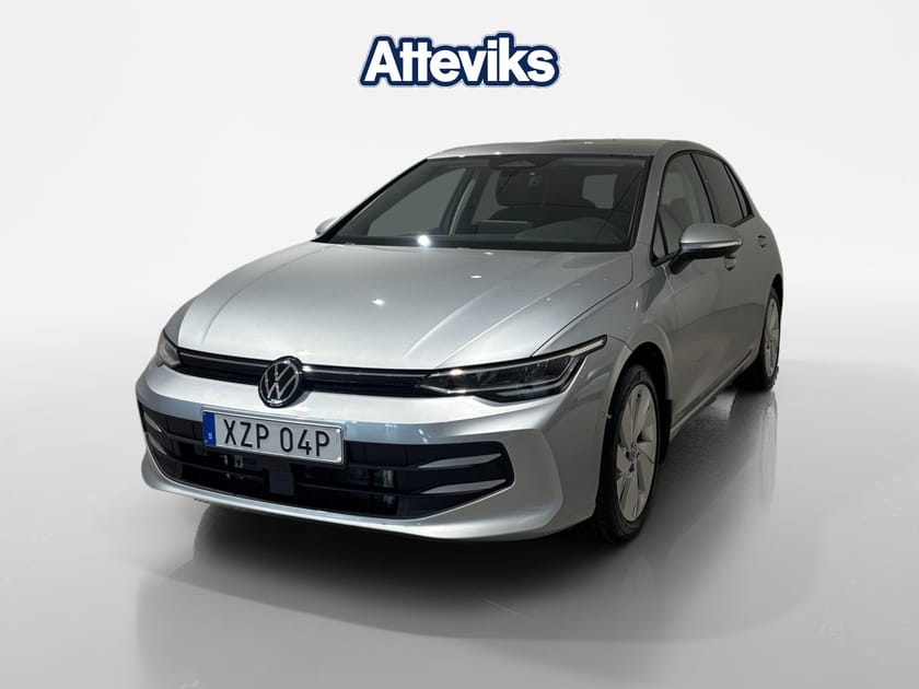 Bild 2 av Volkswagen Golf * Ny * Lagerbil / Adaptiv farth / Dragkrok