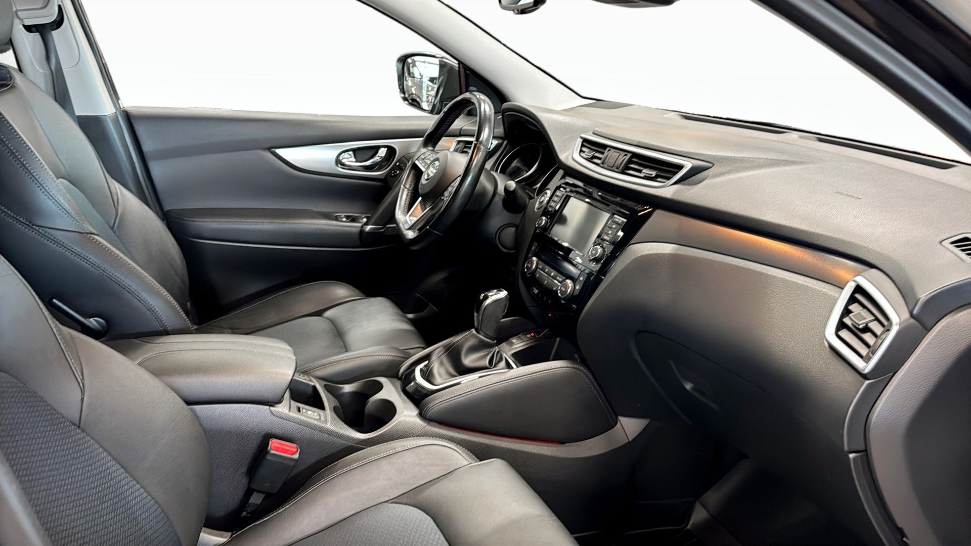 Nissan Qashqai 1.3 DIG-T 2021, bild 3/9
