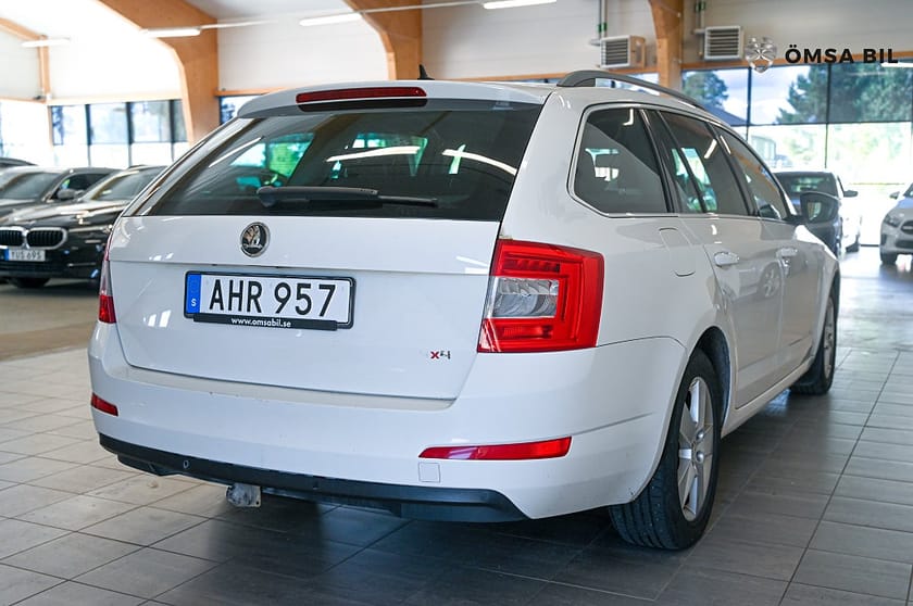 Bild 3 av Škoda Octavia Kombi Skoda 1.6 TDI 4x4 Ambition Drag  Kamrem Bytt