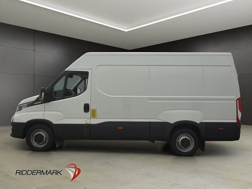 Bild 4 av Iveco Daily 35-140 Van L3H2 2.3JTD Värmare L3H2 MOMS Leasing 3 sits