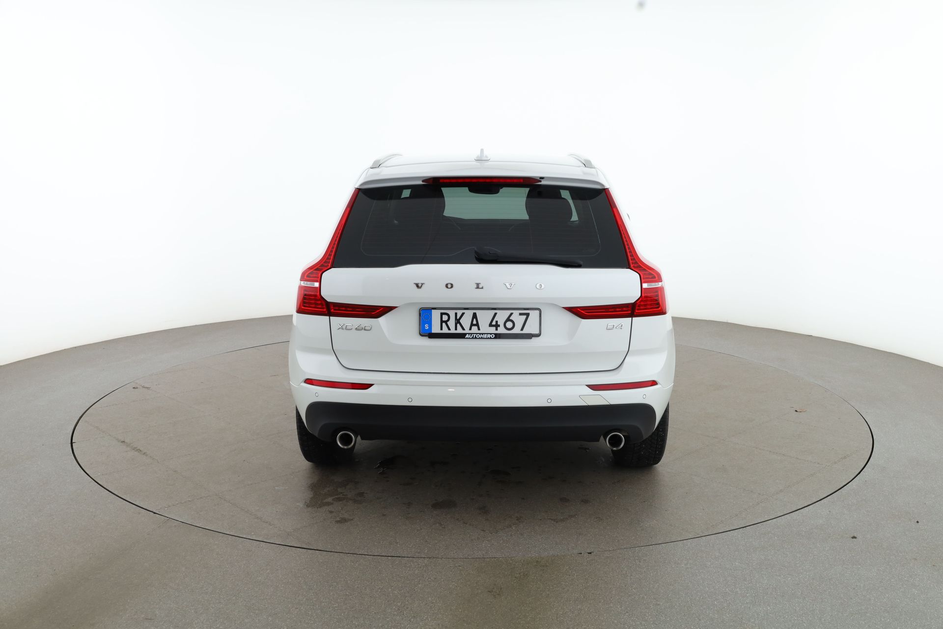 Volvo XC60 2019, photo 4/10