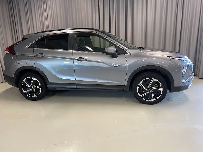 Bild 3 av Mitsubishi Eclipse Cross PHEV 188hk Automat. CarPlay, Kamera