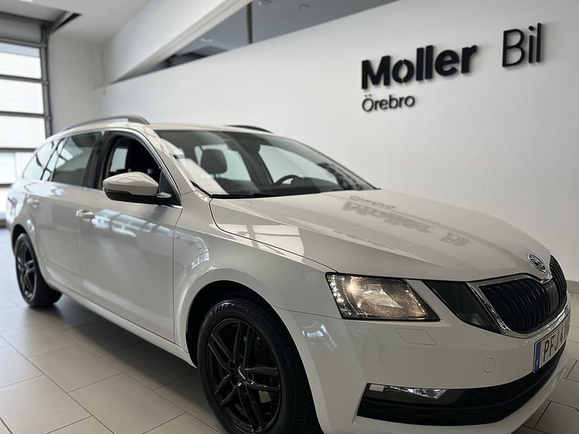 Bild 1 av Škoda Octavia Kombi Skoda Combi AMBITION 1.6 115HK Park.S Bak I Apple-Carplay