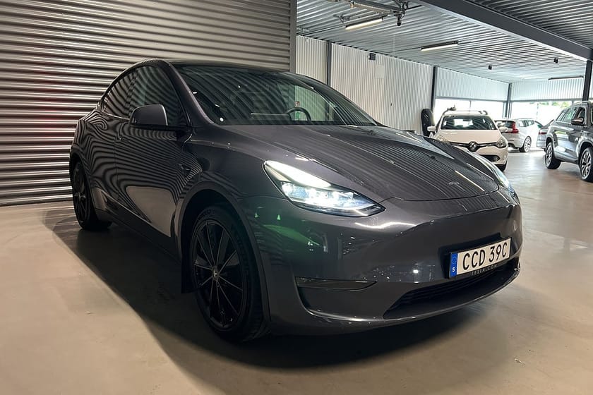 Bild 3 av Tesla Model Y Long Range AWD MOMS Panorama 360 Navi Autopilot Drag