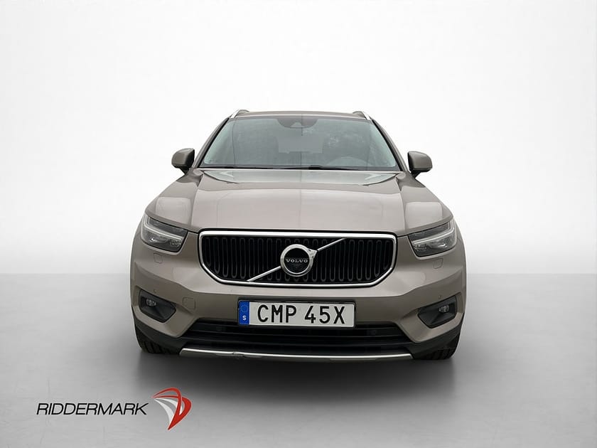 Bild 2 av Volvo XC40 B4 AWD Momentum VOC D-Värmare H/K 360° Drag Navi