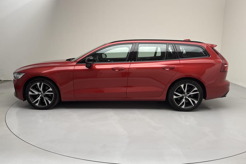 Bild 2 av Volvo V60 T8 AWD TwEn 392hk R-Design Läder 360° Drag