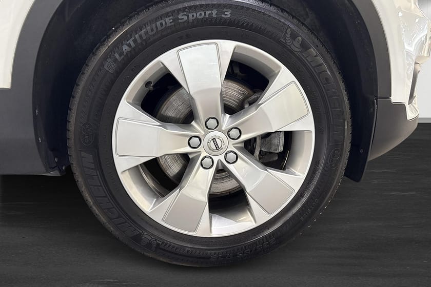 Bild 5 av Volvo XC40 D4 AWD Geartronic Momentum Intro Edition Euro 6