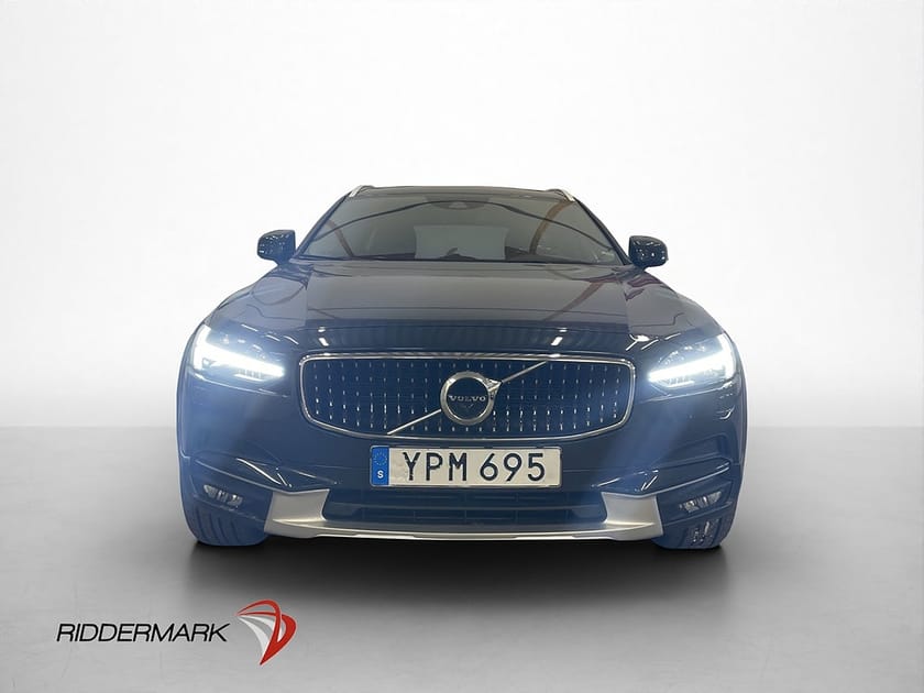 Bild 2 av Volvo V90 Cross Country D4 AWD Inscription Pano Värm Drag
