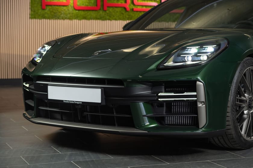 Bilde 3 av Porsche Panamera Turbo S E-Hybrid Burmester/Passasjerskjerm/Sportseksos