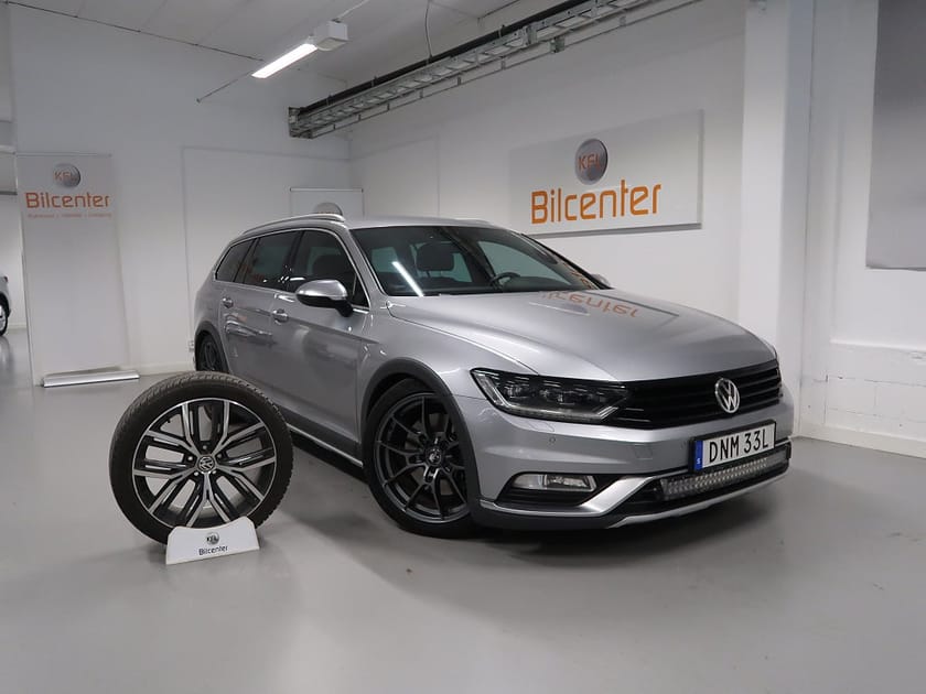 Bild 1 av Volkswagen Passat Alltrack 2.0 TDI 4Motion  Aut-V däck ingår-värmare-Navi