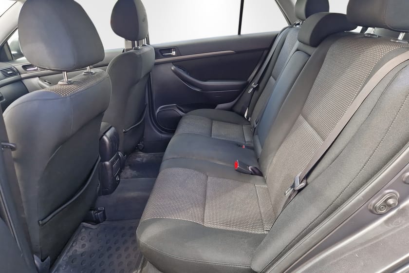 Bild 5 av Toyota Avensis Kombi 2.0 D-4 VVT-i Bensin 147hk