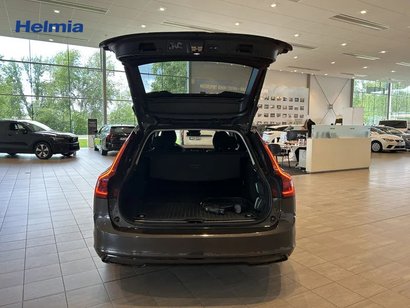Bild 11 av 11 – Volvo V90 Recharge T6 Plus Dark