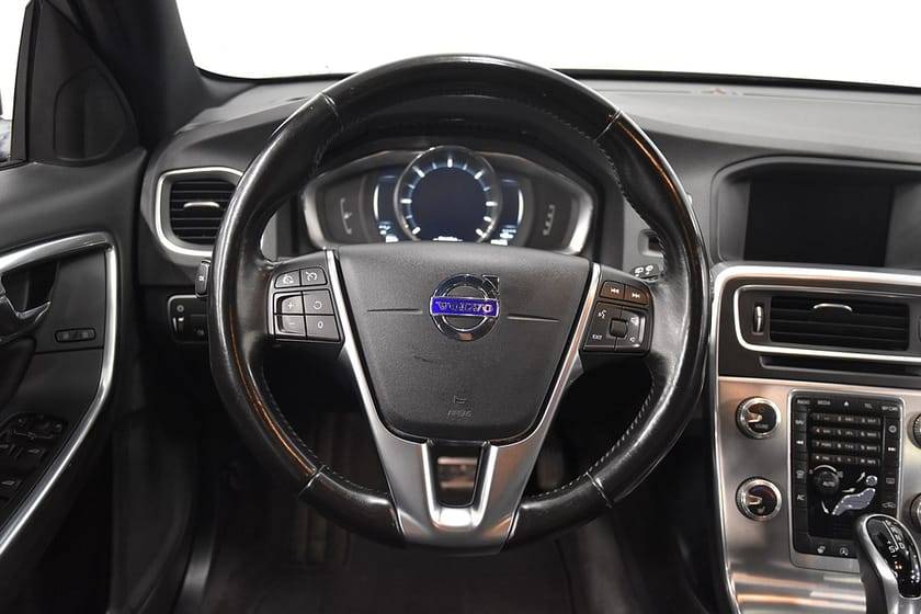 Bild 2 av Volvo V60 Cross Country D4 AWD Summum D-värm VOC Skinn Rattv Dragkrok