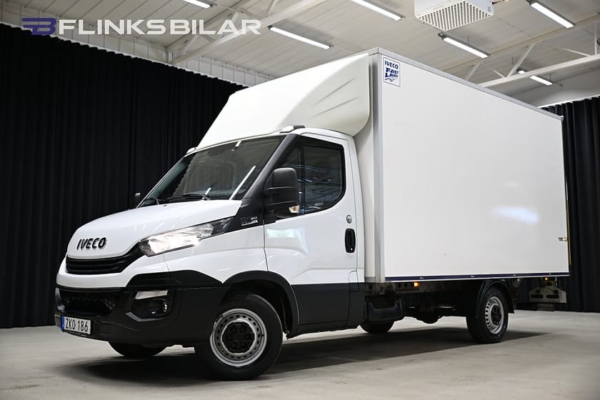 Bild 1 av Iveco Daily 35-160 Chassi Cab 156HK Automat|Volymskåp|BG-Lyft|EnÄgare|NyKamrem|Moms