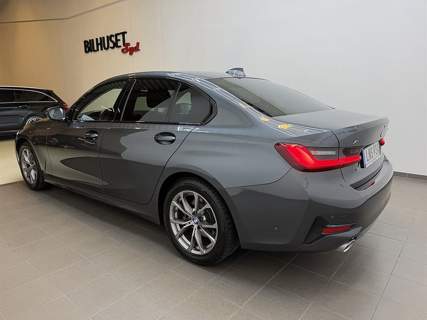 Bild 3 av BMW 320d xDrive Sedan 320 190hk Sport line Navi/Krok/Carplay/rattvärme