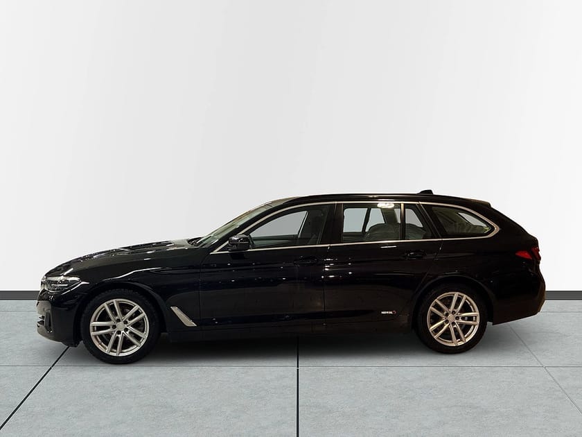 Bild 4 av BMW 520d xDrive Touring MOMS Bkamera Rattvärm HiFi-ljud S&V