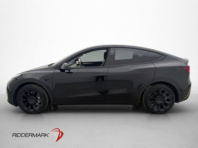Bild 5 av Tesla Model Y Long Range AWD Pano Skinn Drag Kamera