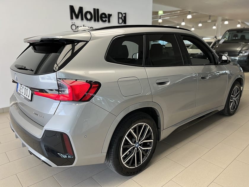 Bild 4 av BMW X1 xDrive30e 326hk I M-sport I Bkamera/Drag/H-K Ljuds