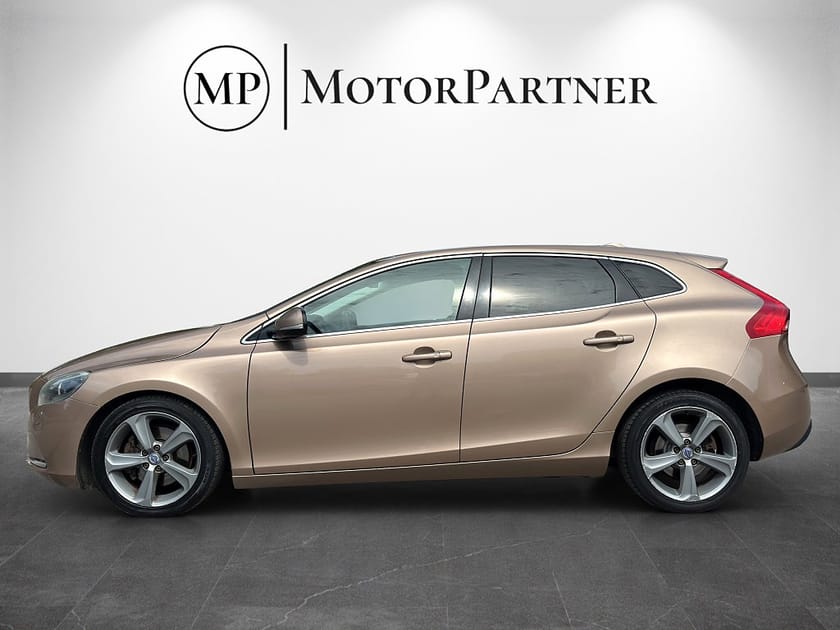 Bild 4 av Volvo V40 D2 Powershift Momentum Läder Navi Drag